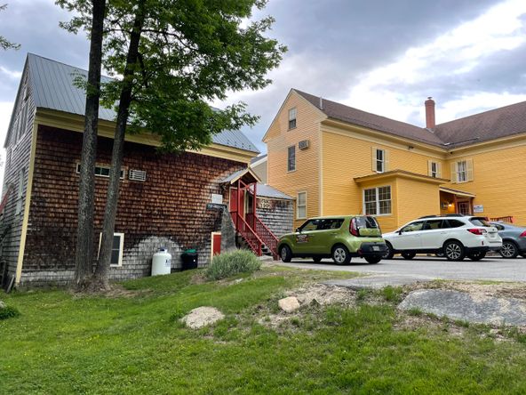 82 Main St, Bridgton, ME 04009